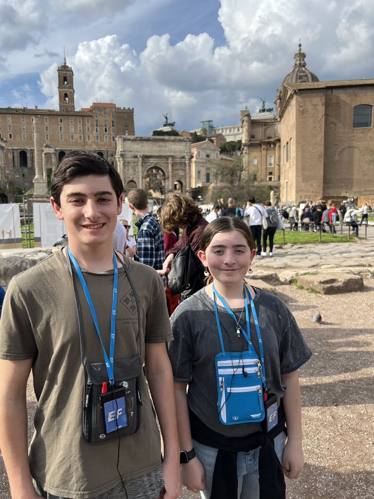 DoctorJOtto's tweet image. The Roman Forum. #MonomoyInItaly #monomoyInItaly #monomoy @MonomoySchools @MonomoyLatin @miss_lee_shark
@cranberryteam @MonomoyMelinda @mrhsvpa