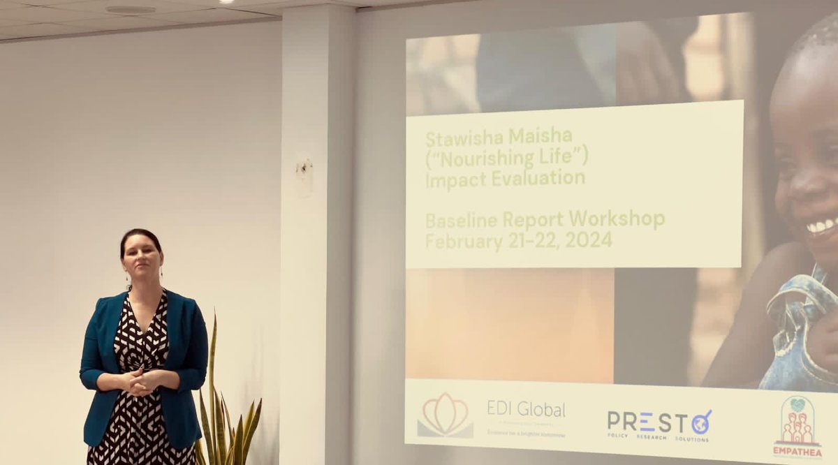 Now onto the data presentation! 📈 <a href="/TiaPalermo/">Tia Palermo</a> shares key findings, shedding light on the socioeconomic status of social protection recipients in study communities #evidence #rct #StawishaMaisha