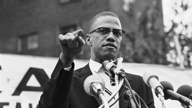 Bütün uyuyanları uyandırmaya bir tek uyanık yeter. #MalcomX