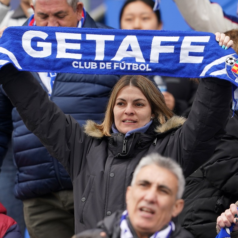 GetafeCF's tweet photo. 𝐓𝐔, 𝐘𝐎, 𝐁𝐀𝐑𝐂𝐄𝐋𝐎𝐍𝐀. Piénsalo 👀

🏟️ ¡No hay mejor plan para el sábado que vivir 𝐄𝐍 𝐃𝐈𝐑𝐄𝐂𝐓𝐎 el #BarçaGetafe!

🎟️ Compra tu 𝐄𝐍𝐓𝐑𝐀𝐃𝐀 en las taquillas del Coliseum y vive con nosotros un nuevo #AzulonesOnTour.

#VamosGeta