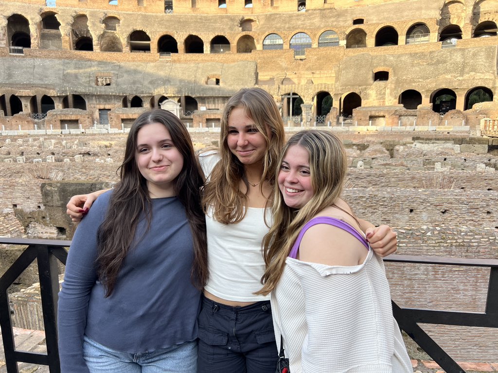 DoctorJOtto's tweet image. The Colosseum (Part 2)  #MonomoyInItaly #monomoyInItaly #monomoy @MonomoySchools @MonomoyLatin @miss_lee_shark
@cranberryteam @MonomoyMelinda @mrhsvpa