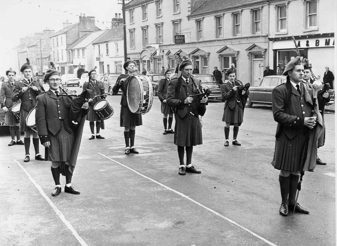 templemoretown's tweet photo. To mark 60 years of the Garda College in Templemore the Thomas McDonagh Pipe Band will lead a parade from the Church of the Sacred Heart to the Garda College Gates. Historically, Joe Barry will march again as he did 60 years ago. 

*This is happenin TODAY, Wed 21st 2024 at 3pm* https://t.co/o5gZWfjPJj