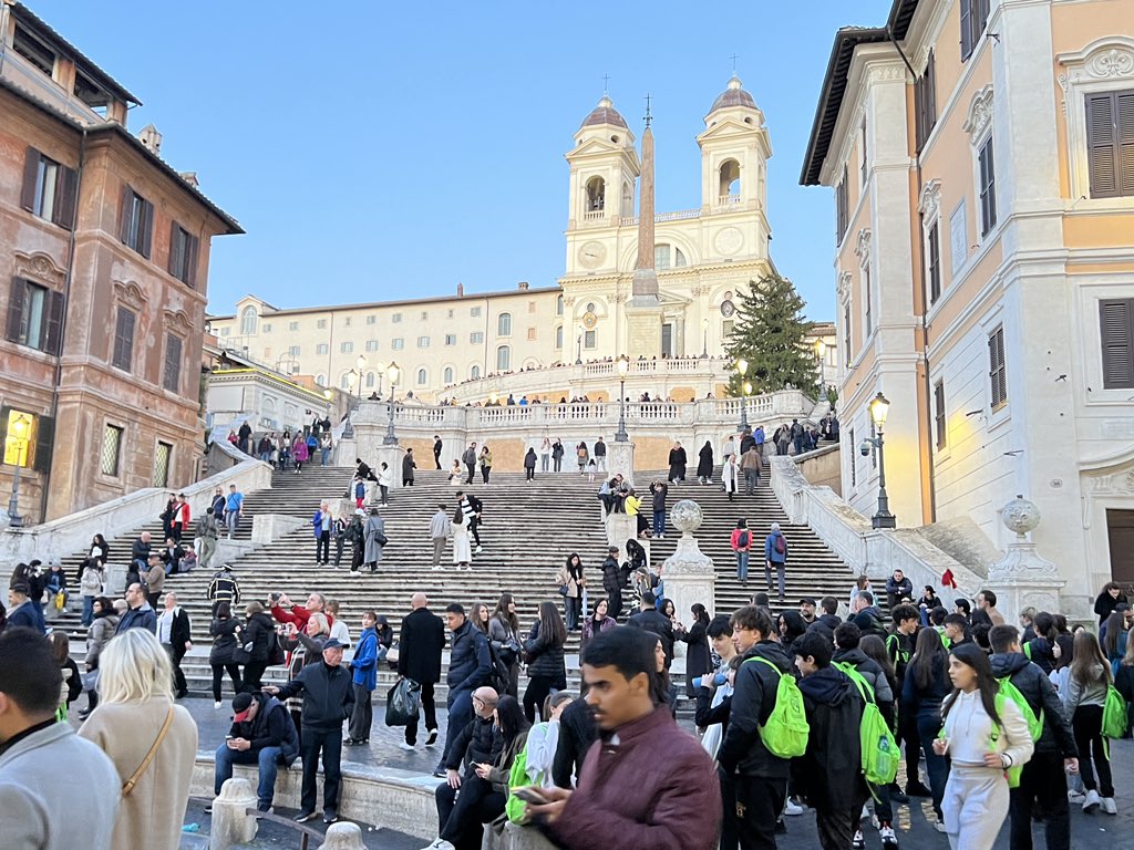 DoctorJOtto's tweet image. The Spanish Steps  #MonomoyInItaly #monomoyInItaly #monomoy @MonomoySchools @MonomoyLatin @miss_lee_shark
@cranberryteam @MonomoyMelinda @mrhsvpa