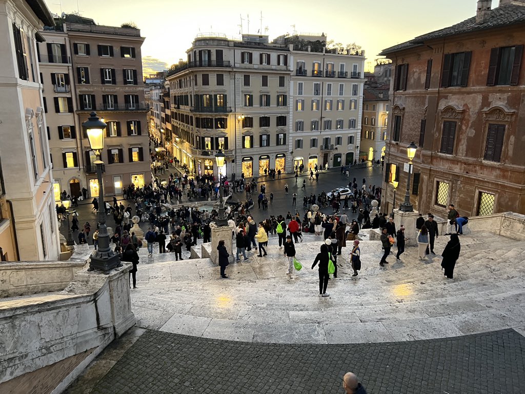 DoctorJOtto's tweet image. The Spanish Steps  #MonomoyInItaly #monomoyInItaly #monomoy @MonomoySchools @MonomoyLatin @miss_lee_shark
@cranberryteam @MonomoyMelinda @mrhsvpa