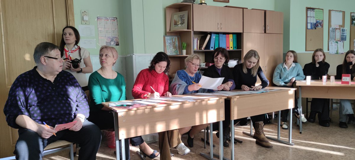 📅16/2, Olimpiada 🇪🇸 2ª Lengua en S.Petersburgo. 
200+ alumnos de 9º a 11º grado de ESC 148, 43, 52, 67 y  205 inmersos en la lengua 🇪🇸 y cultura de 🇪🇸 e Iberoamérica. Felicidades a ESC 148, organizadora, y demás escuelas, profesorado y alumnado. <a href="/EmbEspRusia/">España en Rusia</a> <a href="/AccEducativaExt/">Acción Educativa Exterior</a>