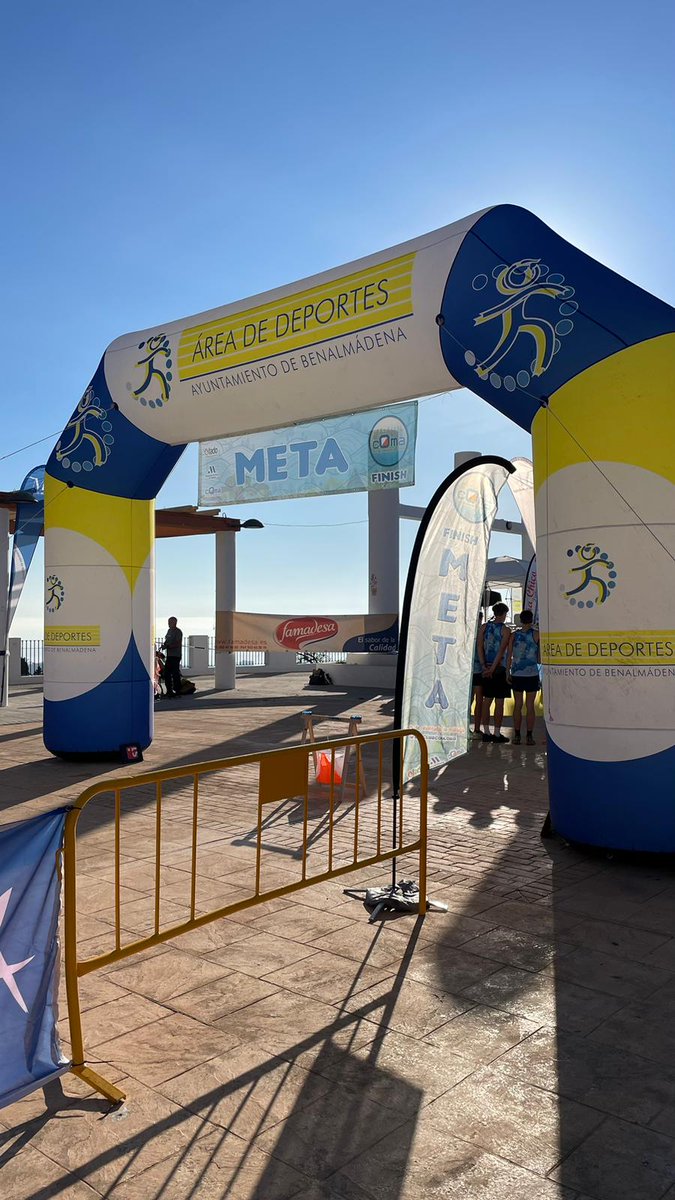 BenalmadenaAyto's tweet photo. Todo un espectáculo: un millar de jóvenes deportistas y entusiastas recorren a estas horas las calles de #Benalmádena en una carrera de orientación que les llevará a otros pueblos de la provincia. https://t.co/88V6NEajm8