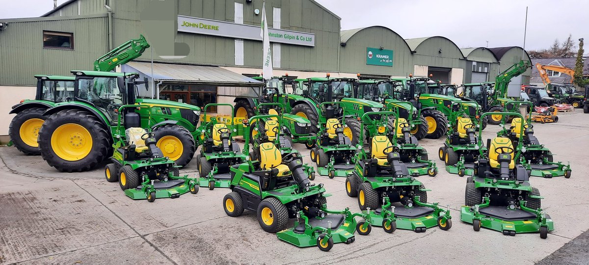 RickyNei11's tweet image. 10 new @JohnDeere 1580 commercial mowers ready for delivery to a local contractor. From all at JG's; thank you for the purchase and your continued business. #professionalequipment #strengthreliability . Get in touch to discuss your machinery requirements. 07968620055 📢🚜☝️⛳️🏉⚽️