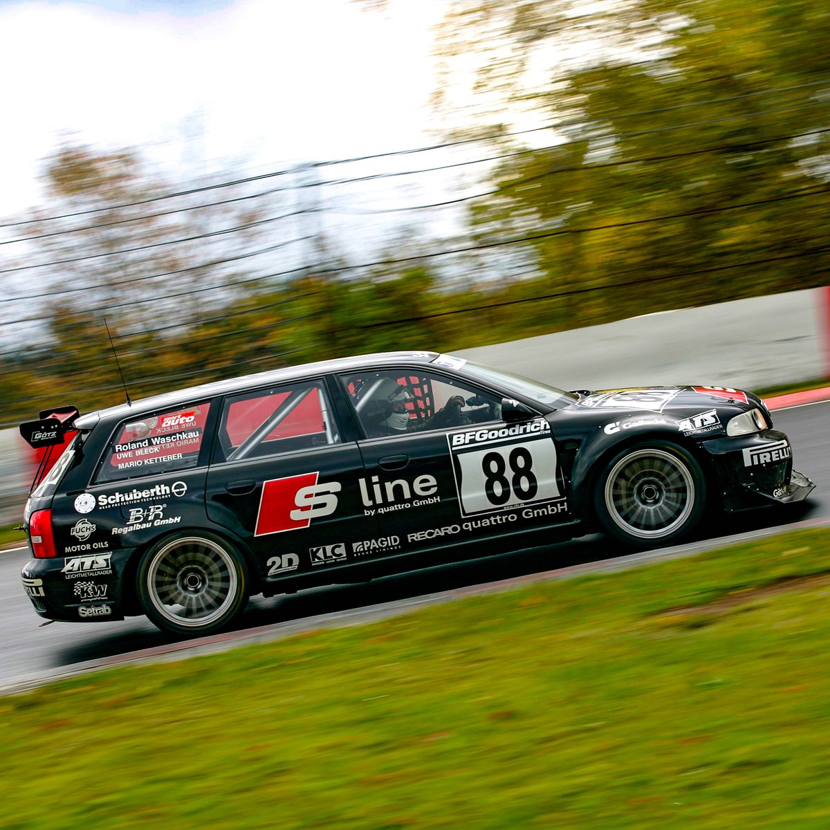 vln_de's tweet photo. Today: a special #wingwednesday. 🤩
____
#NLS #Nürburgring #Nordschleife #myraceisfairplay #seeyouinapril https://t.co/w7XR8PV618