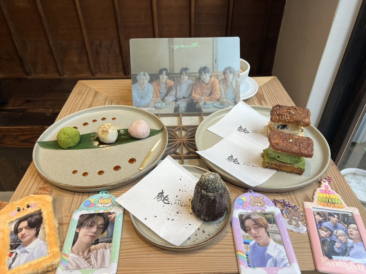 aya_gyu's tweet photo. MOA活day🧸①
やっとやっと行けました🩵
全部美味しかったよー☺️
雰囲気もすごくよくて、海外の方もたくさんいらっしゃった！
FU-ball見た目もかわいいし、パクッと食べれておすすめ😋💕

#SeasonofTXT #youth https://t.co/xCAaOjPS0q