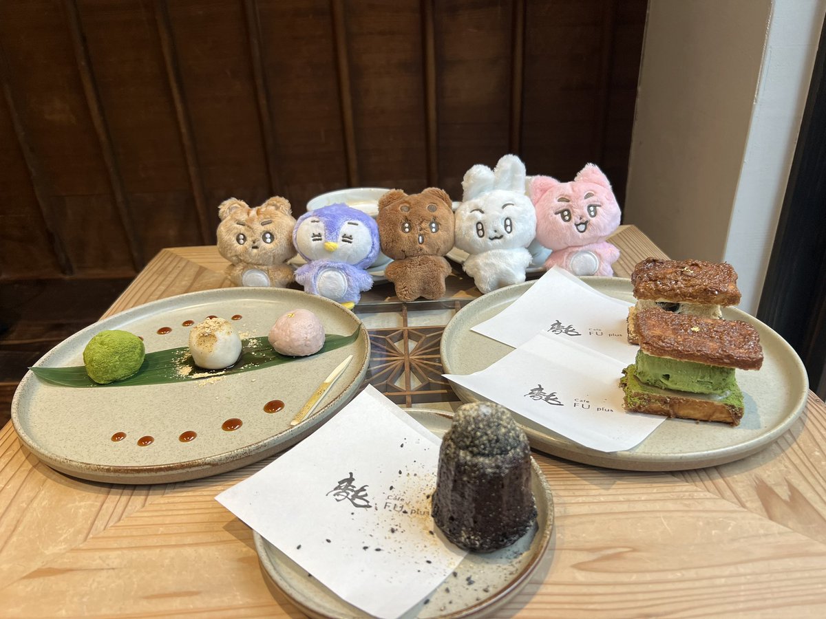 aya_gyu's tweet photo. MOA活day🧸①
やっとやっと行けました🩵
全部美味しかったよー☺️
雰囲気もすごくよくて、海外の方もたくさんいらっしゃった！
FU-ball見た目もかわいいし、パクッと食べれておすすめ😋💕

#SeasonofTXT #youth https://t.co/xCAaOjPS0q