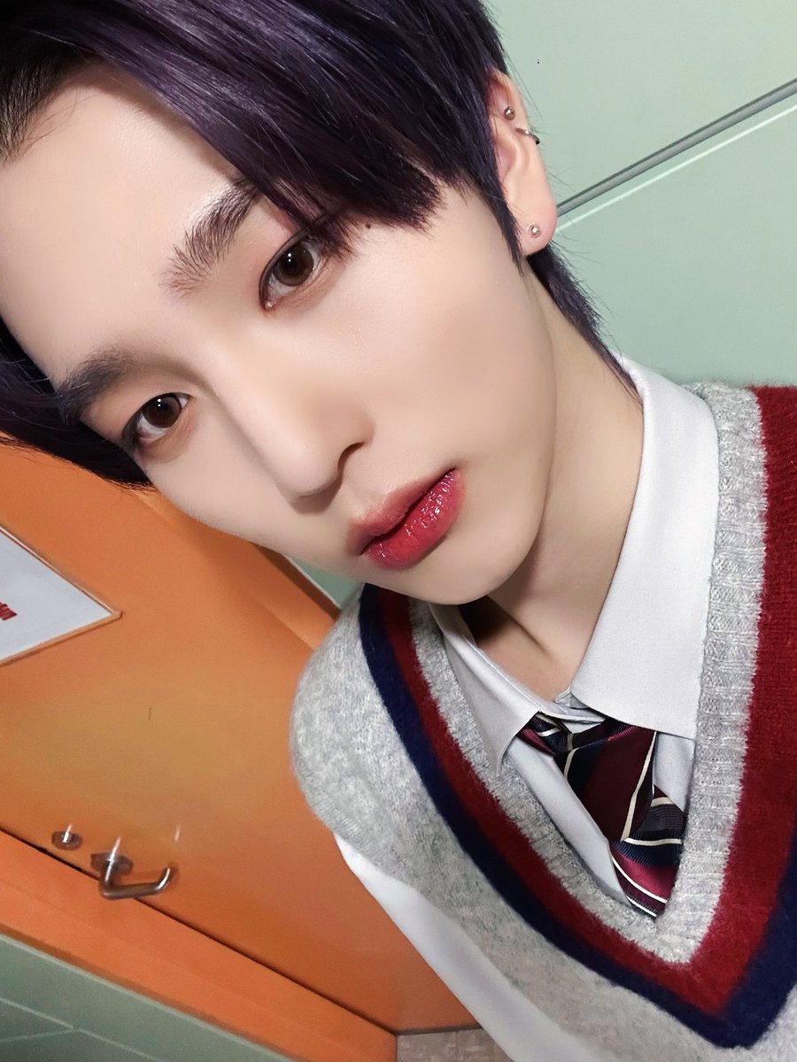 [#백승]

오랜만에 쇼챔 재밌어따~~☺️☺️

#EPEX #이펙스 #BAEKSEUNG #백승 #백전백승