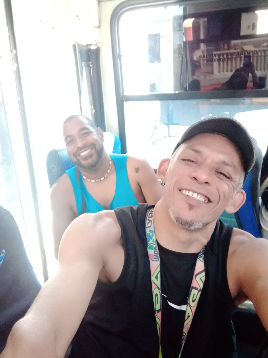 NuezWilder's tweet photo. Via ya vamos ya vamos a la playa https://t.co/NymK0hOFXF