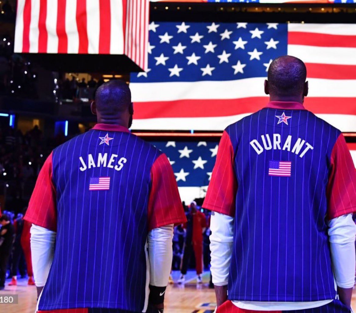 brasilcoast2's tweet photo. Kevin Durant sobre as Olimpíadas de Paris:

"Quero que a gente mostre o quanto somos dominantes, para vencer por 40, 50 pontos. Quero jogar minutos reais, ser responsável e ter um papel significante. Eu estou pronto pra isso. 

All-Stars que jogam juntos não apenas por um fim de semana, mas por um verão inteiro, não há nada melhor. 

Eu, Lebron, Kawhi, Kyrie, Steph, PG e jovens como Ant Edwards, Book, Tatum… é incomparável."