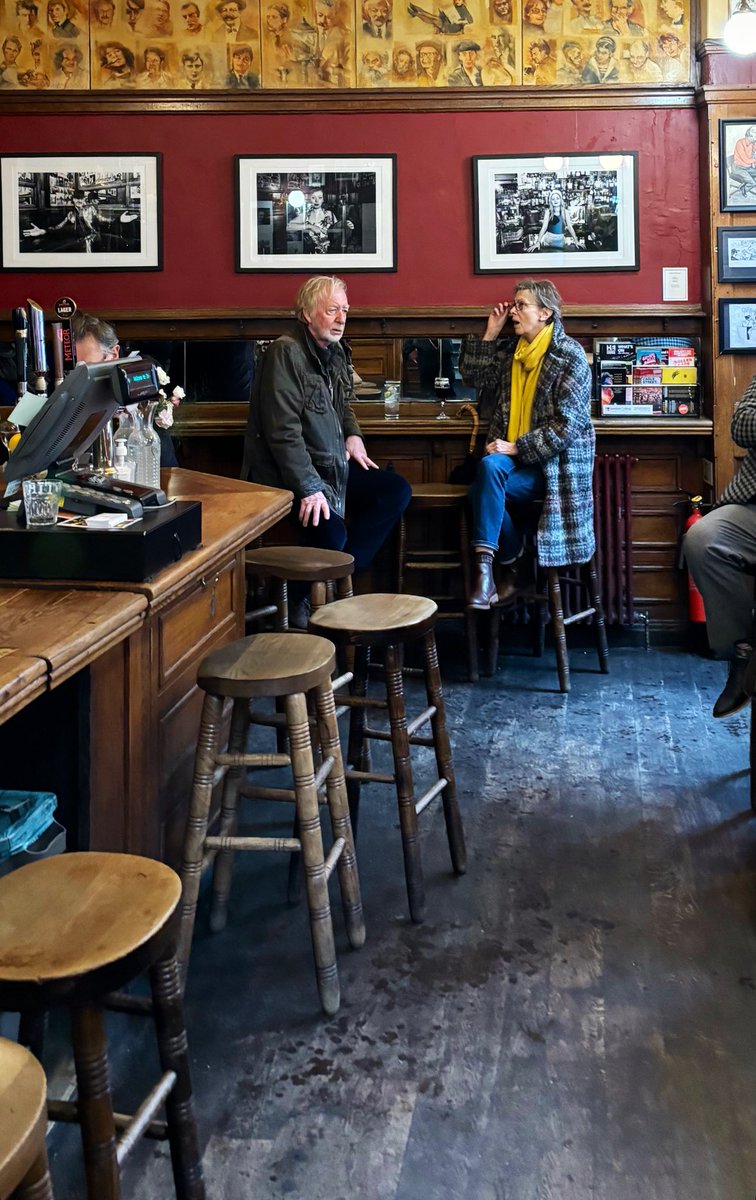 On to The French House in Soho, Formidable. #londonpubs #london #soho #frenchhouse #w1