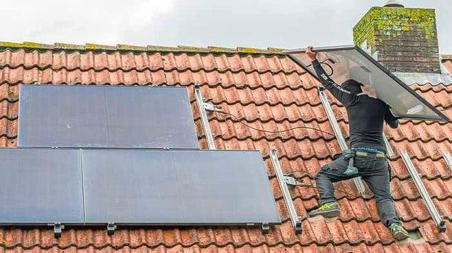 Greenchoice gaat klanten met zonnepanelen ook extra kosten rekenen #leidschdagblad ⚠️ leidschdagblad.nl/cnt/dmf2024022…