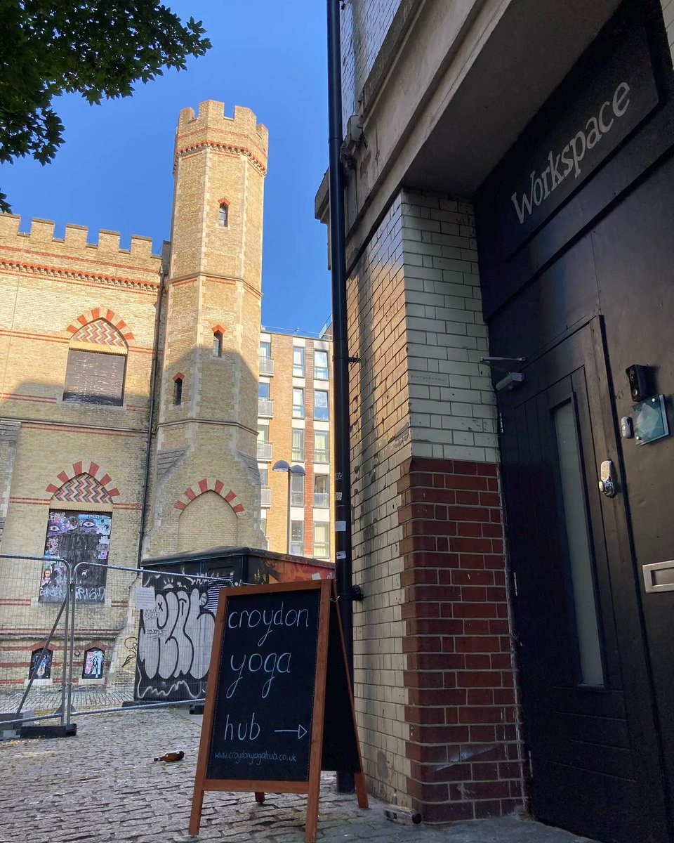 Our Croydon workspace offers flexible, affordable working options for creative businesses. Facilities include 1GB fibre-optic internet, a communal kitchen, break-out areas + event space. Virtual Office, Hot desking/Coworking with a low upfront cost. matthewsyard.com/join