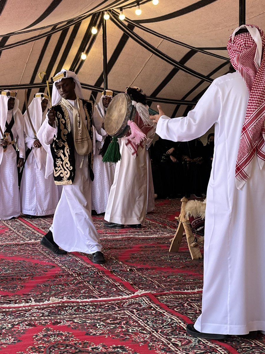 sarallkhalid's tweet photo. تاريخنا مجد، وحاضرنا ازدهار، ومستقبلنا ما يعرف حدود.

#يوم_التأسيس  #يوم_بدينا 
#الأكاديمية_السعودية_الرقيمة https://t.co/VMwY51VnEZ