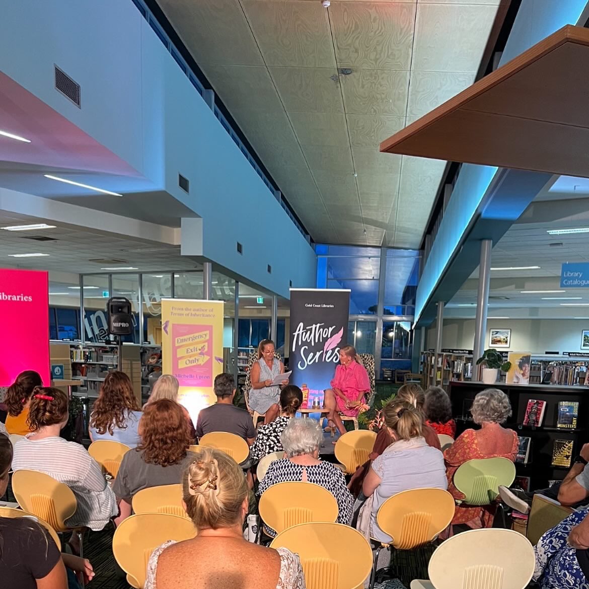 🥰Oh what a night!📚💗A huge thank you Christine Betts and to Kara, Dani, Simone and all the staff at Elanora Library for making me feel so welcome📚Thank you to Emily from Bookface at Pacific Fair and to all the book lovers who came along to join in the fun!💗📚It was a blast!💗