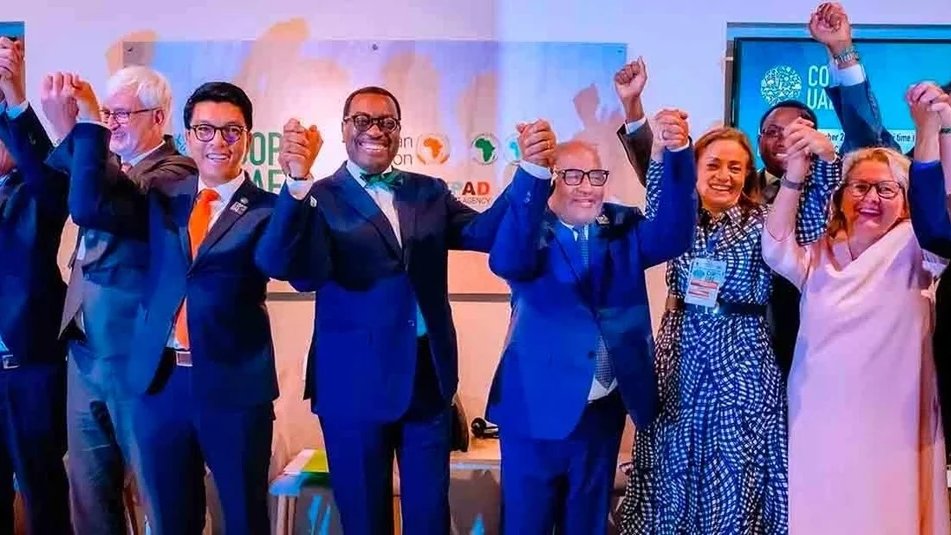 AfDB_Group's tweet photo. 🌿@AfDB_Group is advancing Africa's green transition with a $10M investment in the Alliance for Green Infrastructure in Africa Project Development fund, part of a $10B initiative to fast-track green #infrastructure across the continent. https://t.co/w9tNKJs2DX #AGIA #PowerAfrica https://t.co/pJv5AWNorm