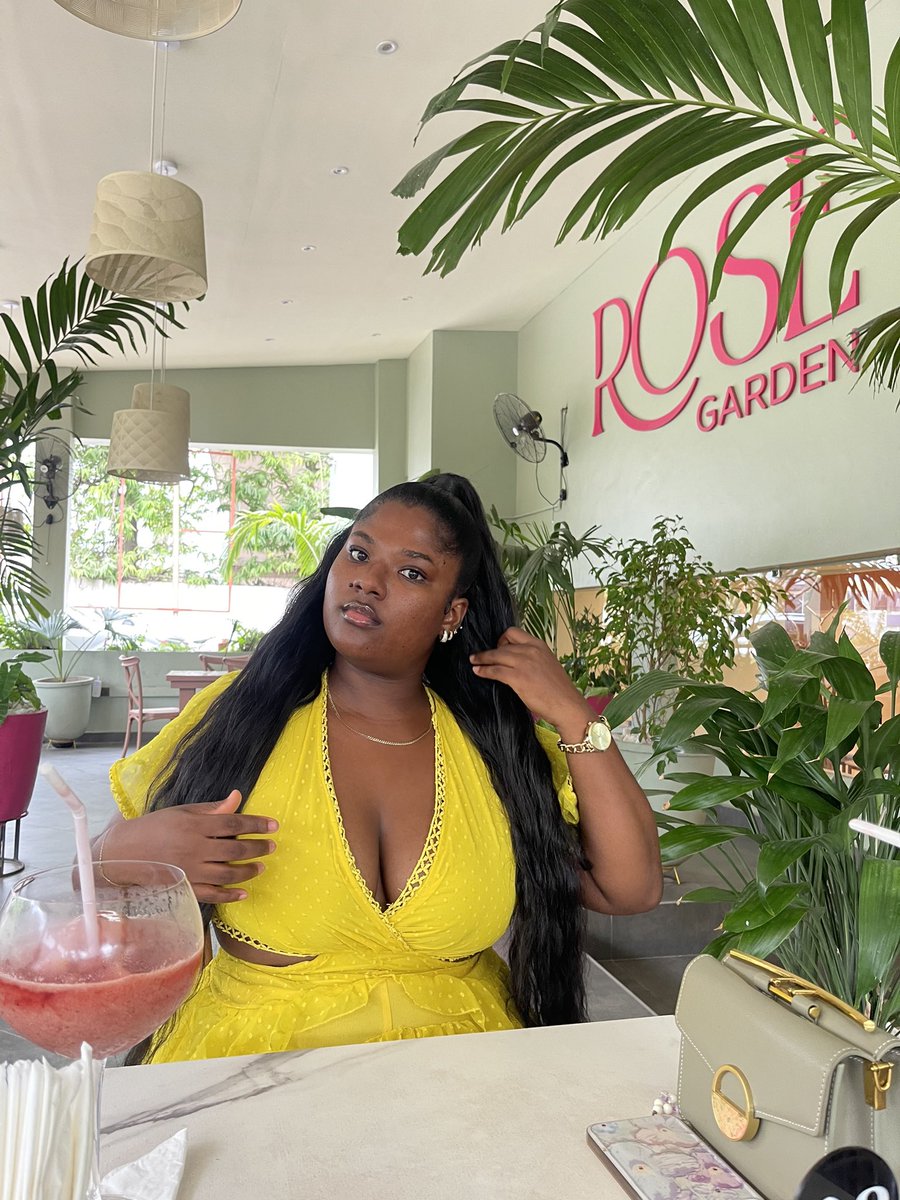 Queen_Lii's tweet photo. 🌼 https://t.co/u0Bj4bxmHv