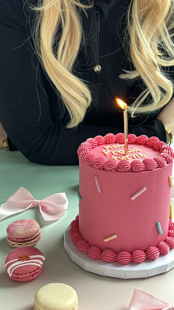 Name a cuter cake… we’ll wait👀💌💕