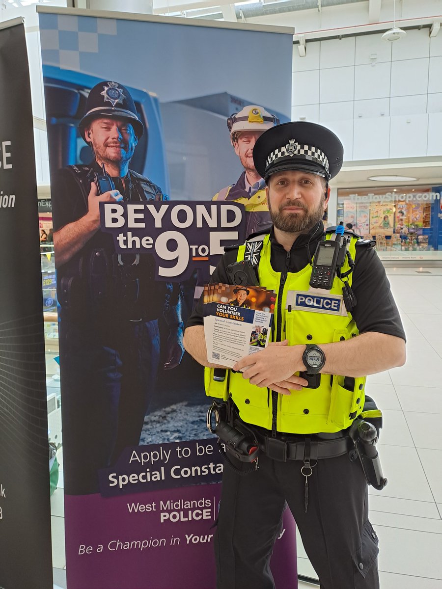 #OpAdvance | Special Constable Cicconi is a the Mander centre helping to recruit more @SpecialsWMP into @WMPolice 👮‍♂️ Specials are volunteer police constables and a great opportunity for anyone seeking a role beyond the 9 to 5 👍 Find out more by searching 'wmp specials'