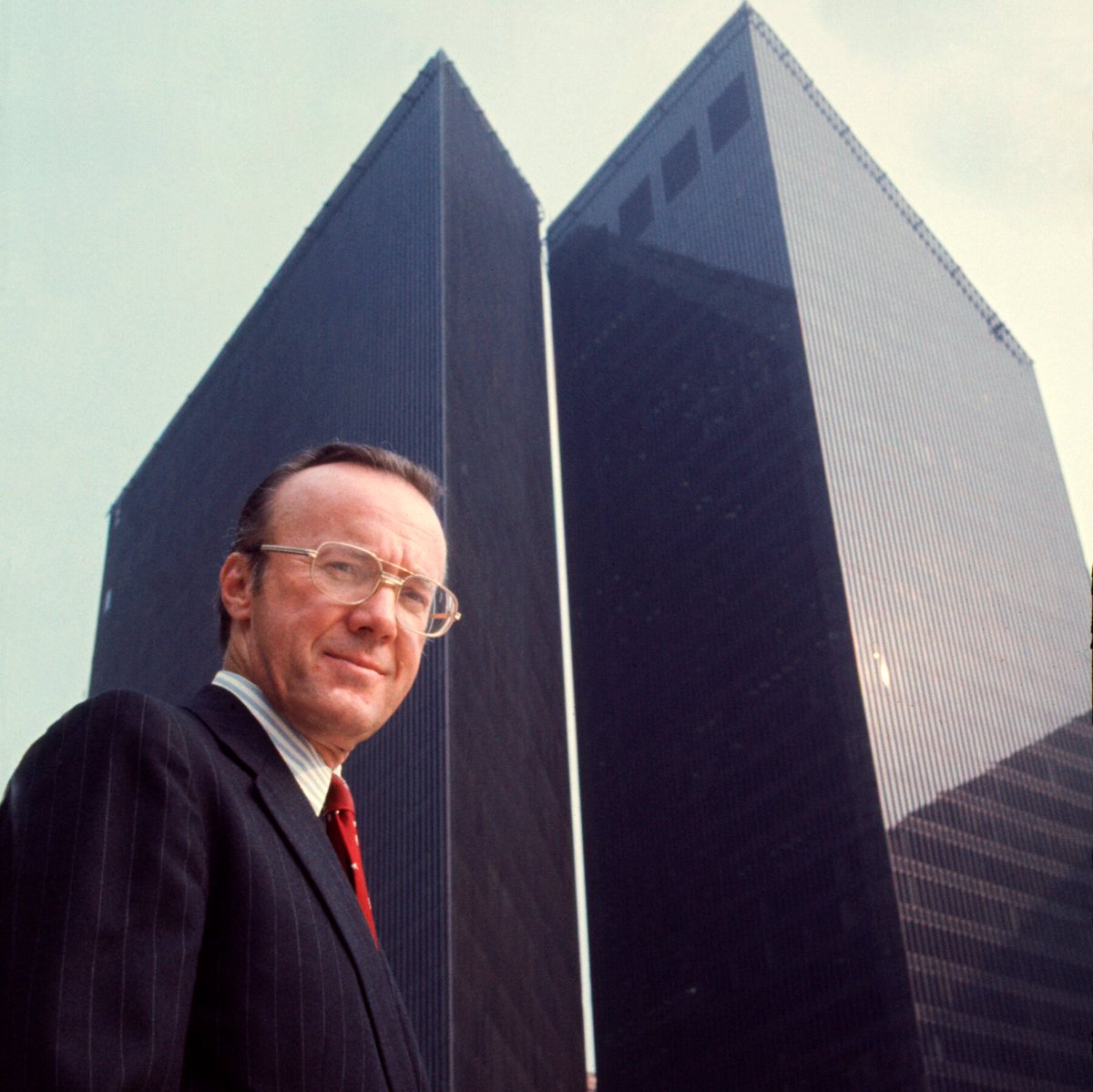 JakeStoutland's tweet photo. Gerry Hines started with $0

Today, Hines is a $94.6 Billion AUM firm

After 60+ years of work, he is known as a pioneer of real estate development

Here are 9 lessons he shared in books and interviews: https://t.co/aSMdlTj4Ck