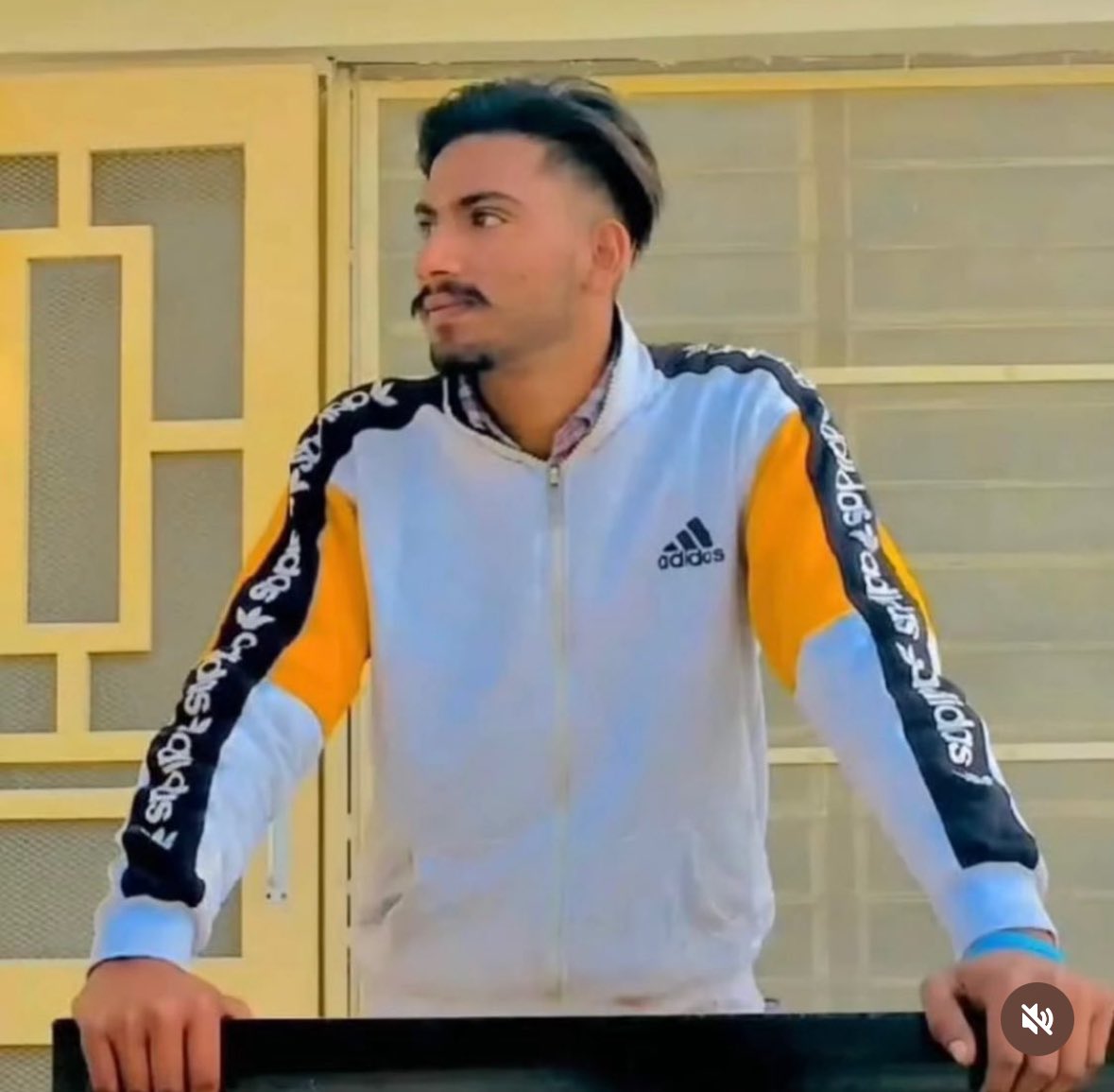 igurditsandhu's tweet photo. ਅੱਜ ਕਿਸਾਨੀ ਅੰਦੋਲਨ ਚ ਸ਼ਹੀਦ ਹੋਏ ਵੀਰ ਦੇ ਪਰਿਵਾਰ ਨੂੰ ਭਾਣਾ ਮੰਨਣ ਦਾ ਬੱਲ ਬੱਖਸ਼ੇ ਵਾਹਿਗੁਰੂ 🙏
Waheguru mehar karn farmers te 🚜🌽
#FarmerProtests #farmerprotests2024 https://t.co/mKLgmkrtLY