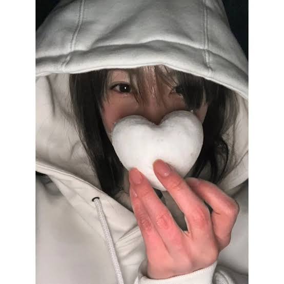 JessCharisma1's tweet photo. Snow snow https://t.co/4BKrDr8lJA