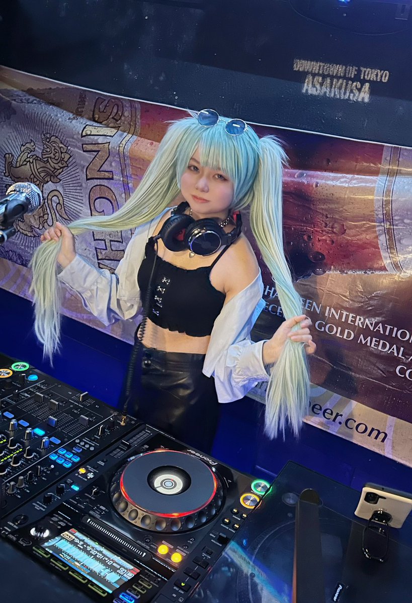 mottainai_movie's tweet photo. 今日のSTAR⭐︎WEDNESDAYのボカロのコスプレしてるDJがめちゃくちゃかわいい！
選曲も最高！
#stella_starwed https://t.co/VHJbCwnjW5
