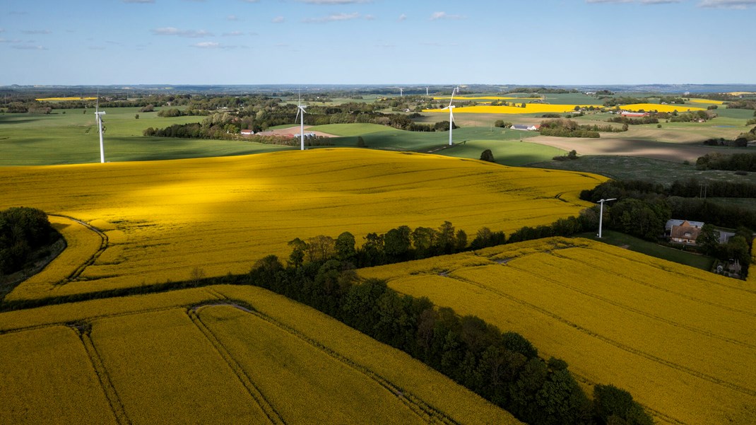 <a href="/pelledragsted/">Pelle Dragsted</a> Inger Støjbergskal man tolke Dit indlæg sådan, at Du &amp;  DD ikke vil overholde klimaloven? 🤔  

Man ikke hørt om nogle andre tiltag fra Dig &amp;  DD´s  side, der vil sikre Danmark når i mål i 2030? 

Mener Du &amp; DD at I vil forsætte din ulovlige løbe bane, for at score billige vælger