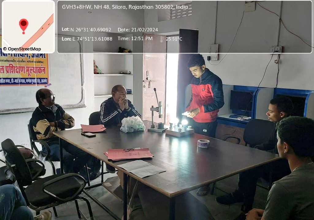 Hanumansankhla2's tweet image. आज #CSC_SILORA एवं जन शिक्षण संस्थान अजमेर के सहयोग के इलेक्ट्रीशियन ट्रेड के 3 महीने का कोर्स पूर्ण हुआ
जिसमे 20 अभ्यर्थीयो ने प्रशिक्षण प्राप्त किया

@_DigitalIndia @CSCegov_ @sanjaykrakesh @RJCSCRAJASTHAN @bhawanita