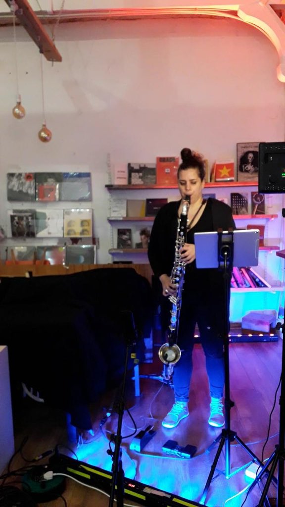 Distractfold tweet media