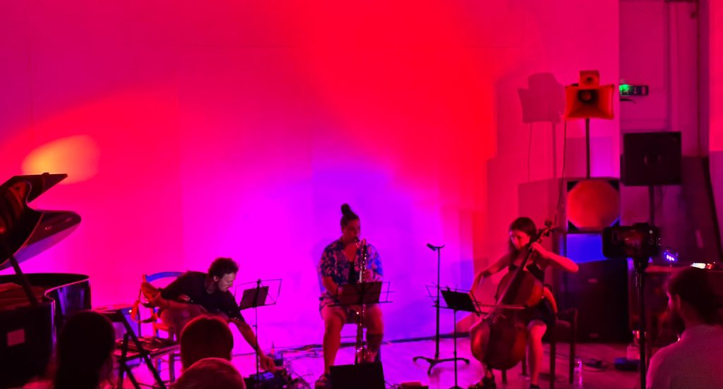 Distractfold tweet media