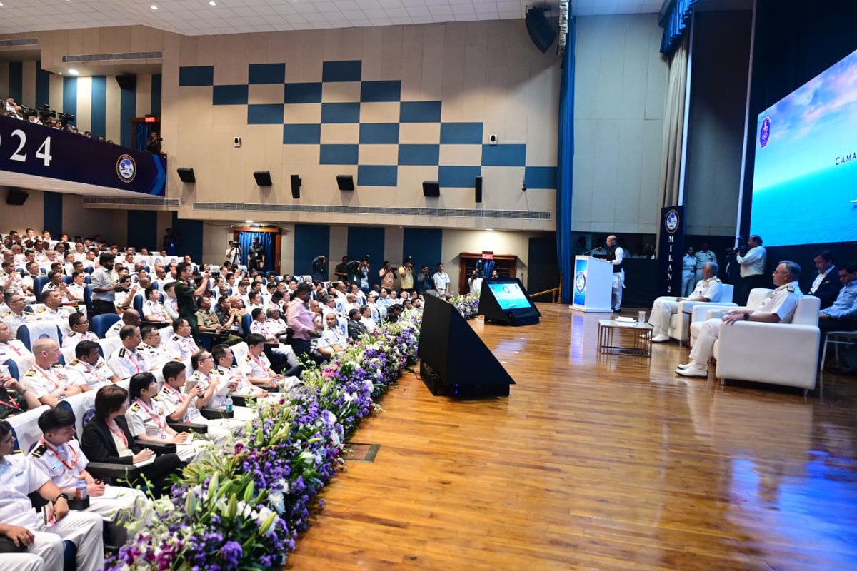 ⚓ Anchors aweigh! #MILAN2024 launched with 50 nations. Shri @RajnathSingh, Raksha Mantri inaugurates biennial naval exercise in #Visakhapatnam, & launched #NISHAR, a Network for Info Sharing b/n our naval partners. He promoted the vision of “Positive Peace” for proactive