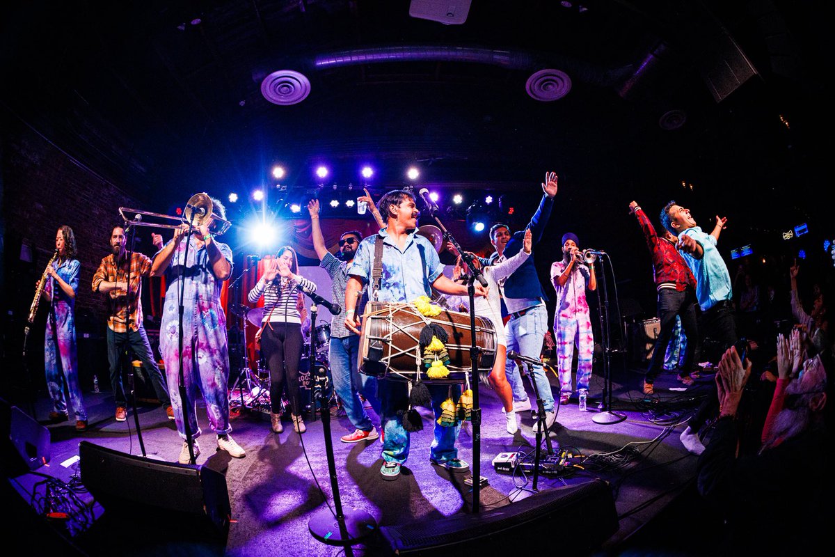 This is how we do. Bhangra Boom gonna make you go dhoom dhoom. We’re starting in Philadelphia next week and heading to NYC, DC, Boston, SF, San Diego and more this March! Come dance with us. 
#bhangra #punjabi #Baraat #brassband #dhol #holi #holihai #livemusic