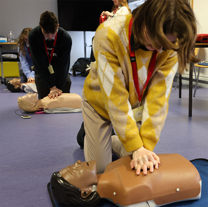 St James’ Hospital & TCD School of Medicine are delighted to host 30 TY students from across the country for a week of learning about what its like to be a doctor Activities range from lectures, practising clinical skills and observing on ward rounds #ThisIsTrinityMed @tcddublin