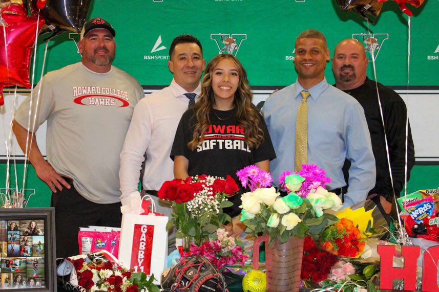 CoachBPowell11's tweet photo. Congratulations Gabby, your hard work has paid off and it’s not over yet. You have put in countless hours to achieve your goal. You didn’t wait for it to come to you, you went and got it!! Howard College Softball will be getting an excellent player next year. Good luck!!! https://t.co/TjA2AkBsuD