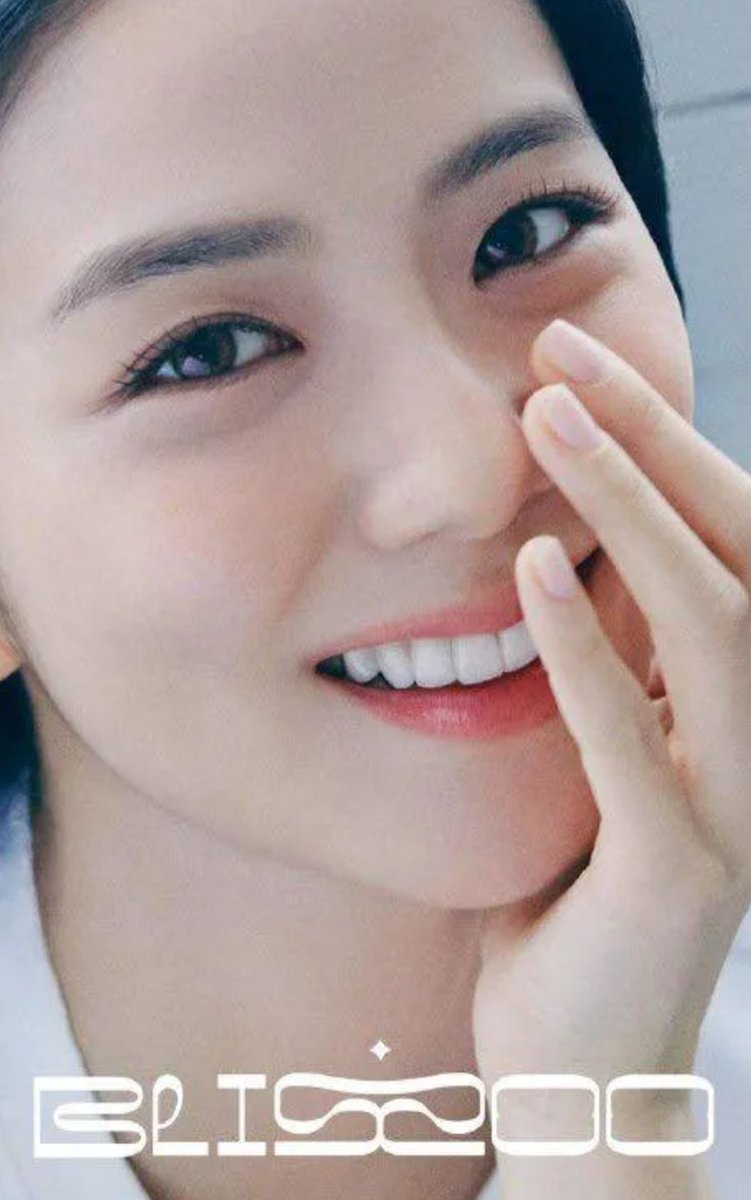 idolroyalty's tweet photo. #BLISSOO by #Jisoo from #BLACKPINK increased its stock market by 7% within hours of its official announcement, being the third trademark registered by a member of #BLACKPINK and the current company that is trending in more than 91 countries. https://t.co/CxZF08UdjW