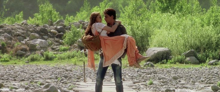 moodydamsel_'s tweet photo. shah rukh khan promoted love like nobody else ever could https://t.co/aASaKM77JT
