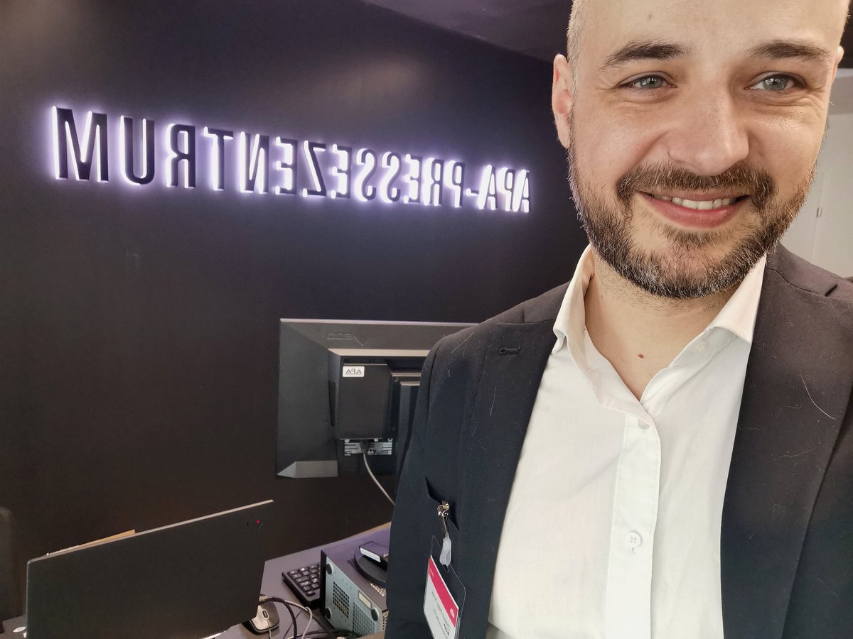 Attending an #AI #workshop <a href="/APAOTS/">APA-OTS</a> today. #aiontour apa.at #trustedAi