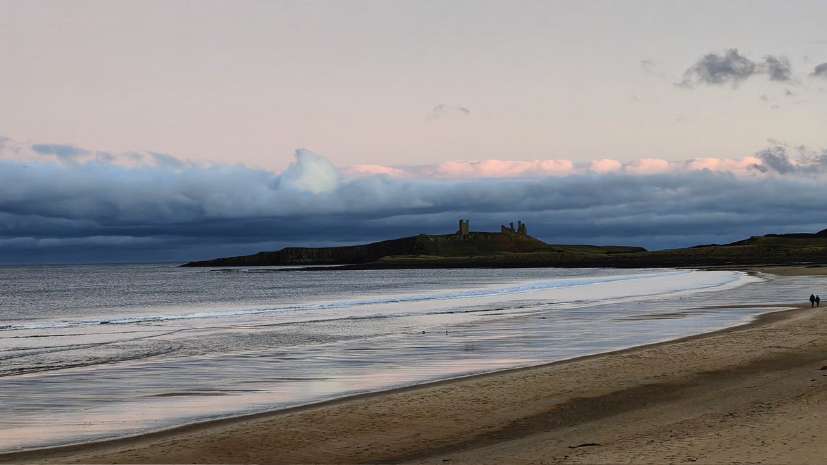 A quick walk on the beach last night to blow the cobwebs away. 
#Northumberlandcoast