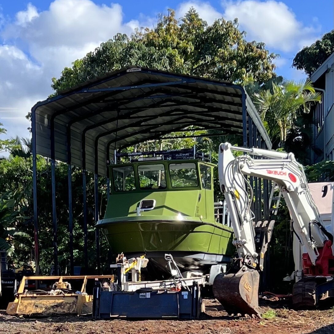arrowstorage's tweet photo. Helping our friend @KeoniMoore with a new carport after last year's fire in Hawaii. Here's to brighter days and stronger carports! 🚗🌴 Swipe to see the before. 
Thanks @slatertrout for your help on this! 
https://t.co/ekYijprJ64

#CommunityLove #RebuildingTogether #ArrowCarport https://t.co/hXJ0GPYhWt