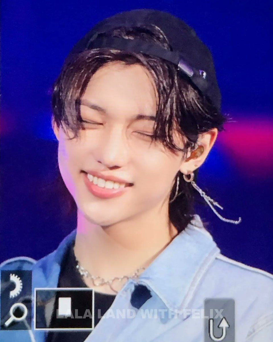 felix_sketch's tweet photo. Love the baby shark teeth 💙🦈🦷
°
°
°
cr.lalalandwithlix

#felix #leeyongbok #felixstraykids #straykids #skz #felixdrawing #felixedit  #felixsunshine #sunshine #yongbok #felixsketch #felixart #realstraykids #yonglixx https://t.co/6iKf35psSa