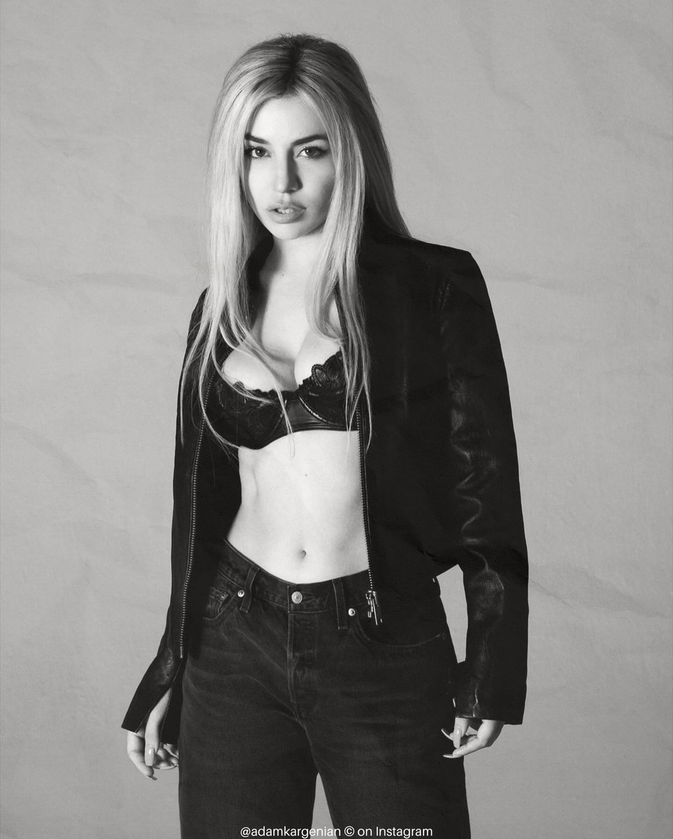 AVA MAX tweet media