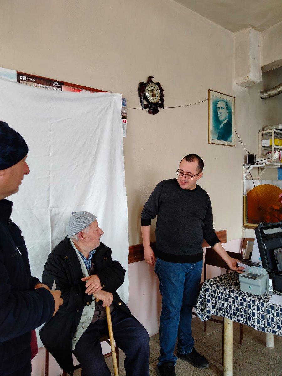 NVİ Genel Müdürlüğümüzün #AdresteNüfusHizmeti  kapsamında Ilıcak Mahallemizdeki 75 Yaş üzeri vatandaşlarımızı evlerinde ziyaret ederek TCKK başvurularını ve hayır dualarını almaya devam ediyoruz.  #HayatınızınHerAnında