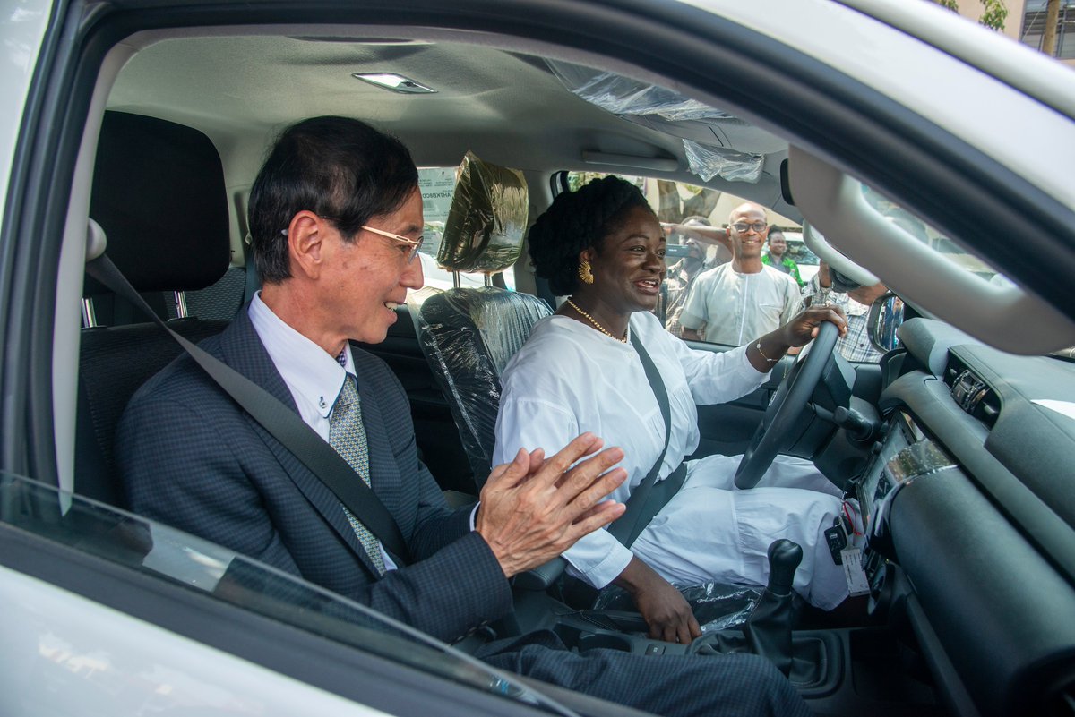 <a href="/gea_ghana/">Ghana Enterprises Agency</a> empowered by <a href="/UNIDO/">UNIDO</a> and #Japan to enhance #MSMEs in Ghana through #Kaizen services with six Toyota Hilux pick-ups, alongside essential office equipment. The support forms part of the "Expanding the Kaizen Initiative by Enhancing Sustainable Agribusiness" in🇬🇭@UNIDOSSAB
