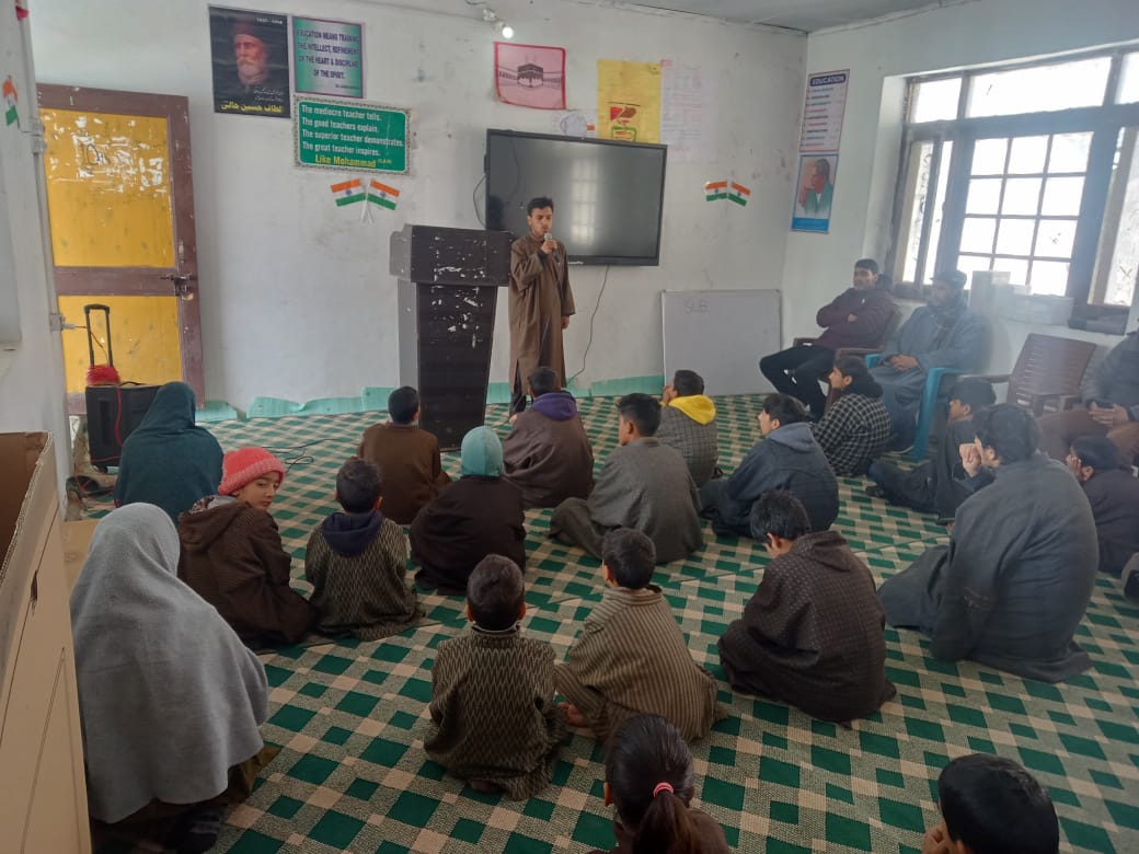 Haril Army Camp marks International Mother Language Day by hosting a Poetry Recitation Competition for students at High School, Shatgundbala,  fostering linguistic and cultural diversity! 🌍🎤 #MotherLanguageDay #CulturalDiversity #PoetryCompetition
#Kashmir