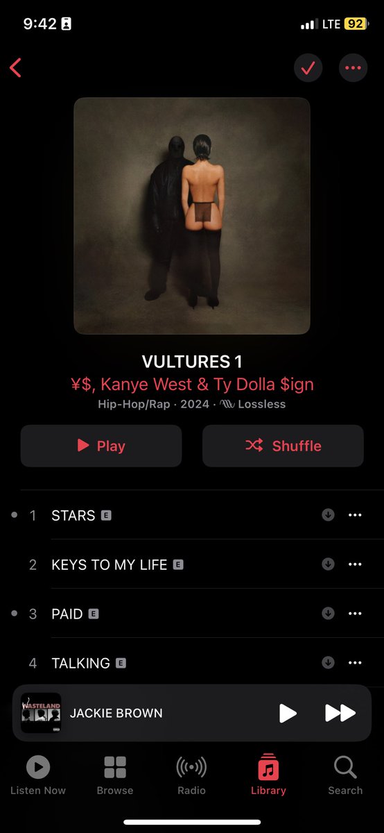 ronnied26's tweet photo. yo no puedo pone ete álbum en la pc del trabajo con ese jodio cover 🥲🥲 https://t.co/by1BfZZitE