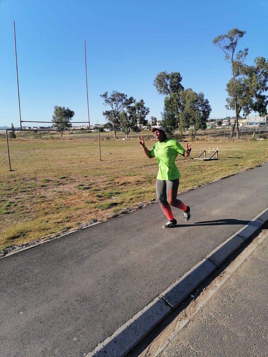 SAForTheLongRun's tweet image. 🏃‍♂️Ryno led an epic run in Fisantekraal as we gear up for the Two Oceans Marathon! Big thanks, Ryno! 🌟 Frans crushed the Peninsula Marathon in 4:30 - we're all proud! 🎉 Cheers to Totalsports &amp;amp; Faircape Transport for the support. #ForTheLongRun #TeamSpirit  #Community